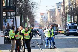 Auto sulla folla a Mannheim: due morti e 25 feriti