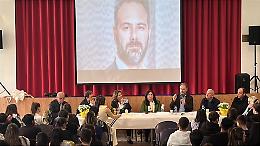 Maresca tra i ragazzi: con la cultura si combatte la camorra
