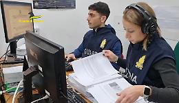Denuncia rapina ma era scontro a fuoco, due arresti