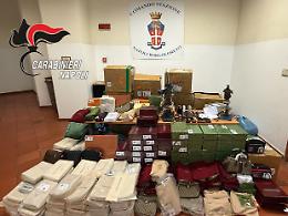 Offre denaro ai carabinieri per chiudere un occhio, arrestato