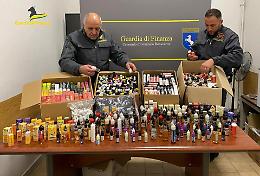 Sequestrati 2.400 flaconi per sigarette elettroniche di contrabbando