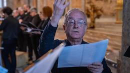 Applausi ai maestri Demicheli e Menga per il concerto Missa di Requiem di Domenico Sarro
