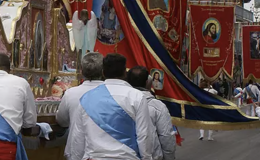 Lite tra donne e spari alla processione, due feriti 