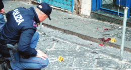 Spari durante la processione, caccia al pistolero