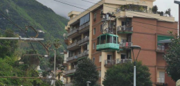 La funicolare del monte Faito e le Vele di Scampia