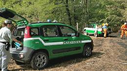 Opificio abusivo sotto sequestro: rifiuti tessili stoccati senza controllo