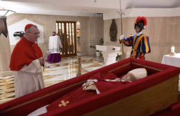 Papa Francesco, domani la bara nella Basilica di San Pietro. I funerali sabato alle 10
