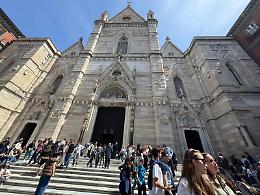 Turisti e fedeli: «Questo Papa ci mancherà»