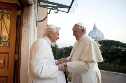 L’addio a Papa Francesco: “È morto il re, viva il re!”