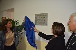 Nola rende omaggio al magistrato Federico Bisceglia con una targa commemorativa