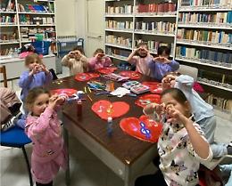 Nella biblioteca dell'Amica geniale il laboratorio di lettura per i bambini del rione Luzzatti