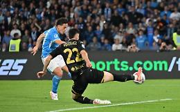 Il Napoli “stecca” contro il Genoa e l'Inter sale a -1