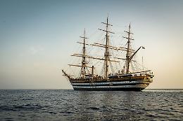 L’Amerigo Vespucci torna a Napoli dopo tre anni