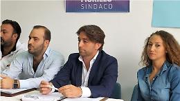 Cimitero, ritardi e veleni: chiesto consiglio comunale straordinario

