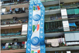 I pullman del Napoli sul lungomare