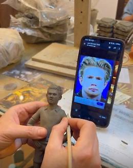 A San Gregorio Armeno spunta la statuina di De Bruyne