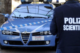 Due uomini uccisi a coltellate in casa: fermato il coinquilino