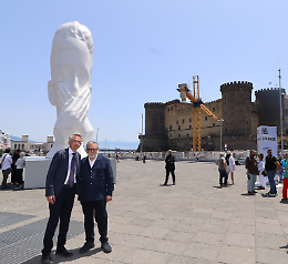 Piazza Municipio, la nuova opera fa discutere