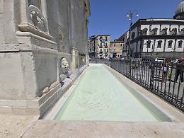 A Napoli torna in funzione la fontana del Formiello