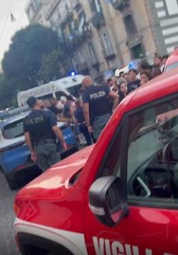 Esplosione in uno stabile, ferita una donna
