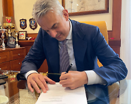 Zinno si dimette da sindaco: «Mi candido al consiglio regionale»