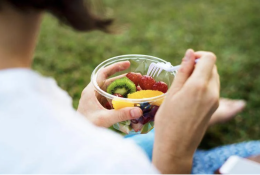 Dalla colazione agli spuntini freschi, il decalogo per combattere il caldo