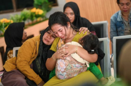 Indonesia, affonda un traghetto