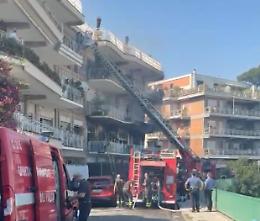 Paura a Posillipo, fiamme in un’abitazione in via Catullo