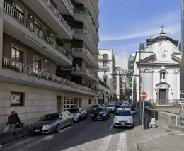 Chiaia, corrente “ballerina” da giugno: residenti esasperati