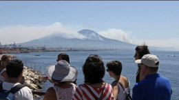 Tanta voglia di Napoli per gli italiani
