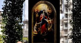 Ai piedi della Madonna che scioglie i nodi: un altare per la pace e i giovani