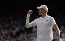 Sinner re di Wimbledon, demolito Alcaraz