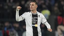 Accordo per l’attaccante Lucca, 35 milioni all’Udinese