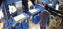 Raid da 300mila euro a Chiaia