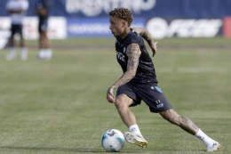 Napoli, dribbling e “rabona" per Noa Lang: tifosi in estasi