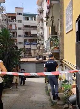 «Ho aperto la finestra del deposito e ho visto i tre corpi a terra»