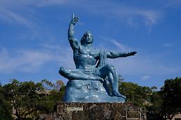 Quella goccia che lega Nagasaki, Matera e il destino di tutti noi