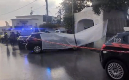 Ischia, sparatoria a Forio: uccide la madre e il compagno dell'ex moglie e si toglie la vita VIDEO