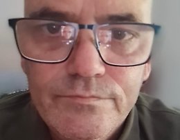 Il professore sospeso sceglie il digiuno: «Non posso più restare in silenzio»