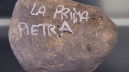 Adl “scaglia” la prima pietra ma in tanti non gli credono