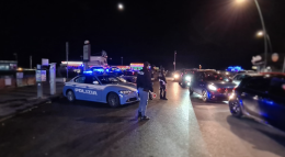 Lite per un parcheggio, 16enne accoltellato