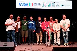 Corsa degli Zingari 2025: Andrea Paletta vince tra 30.000 spettatori