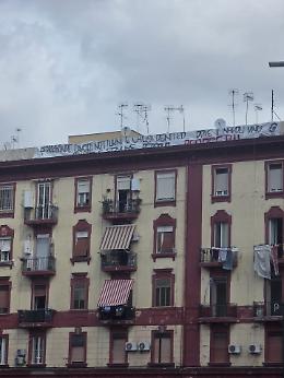 Incidente e rissa fuori al Maradona
