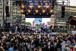 Napoli Overdrive Festival, in 50.000 al Centro Direzionale