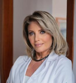 Annamaria Colao presenta “La dieta degli ormoni" con Maurizio de Giovanni