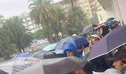 C'è un incidente stradale, in 300 esclusi da concorso a Napoli