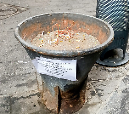 Via Chiaia nel degrado, «trattata come un bancomat per turisti»