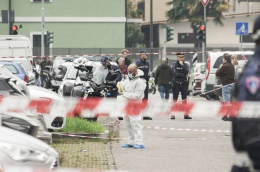 Accoltellata a volto e collo: è gravissima. Fermato l'ex marito