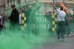 Tassisti in sciopero, tensione con Ncc