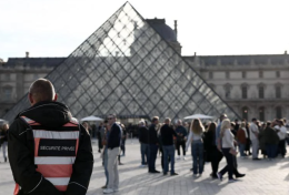 Furto al Louvre, procura Parigi annuncia 5 nuovi arresti